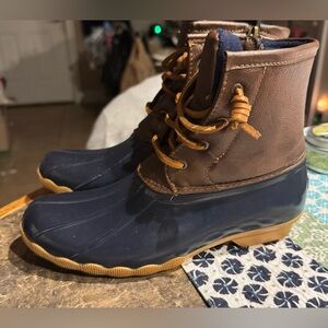 Brown and Navy Sperry Duck Boots size 5 excellent condition